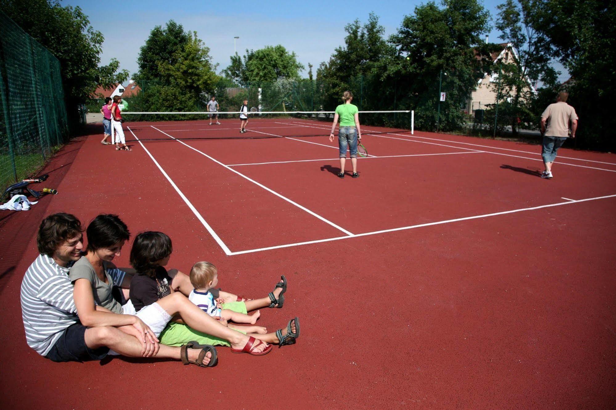 Zeepark Zeewind Hotel Бредене Екстериор снимка